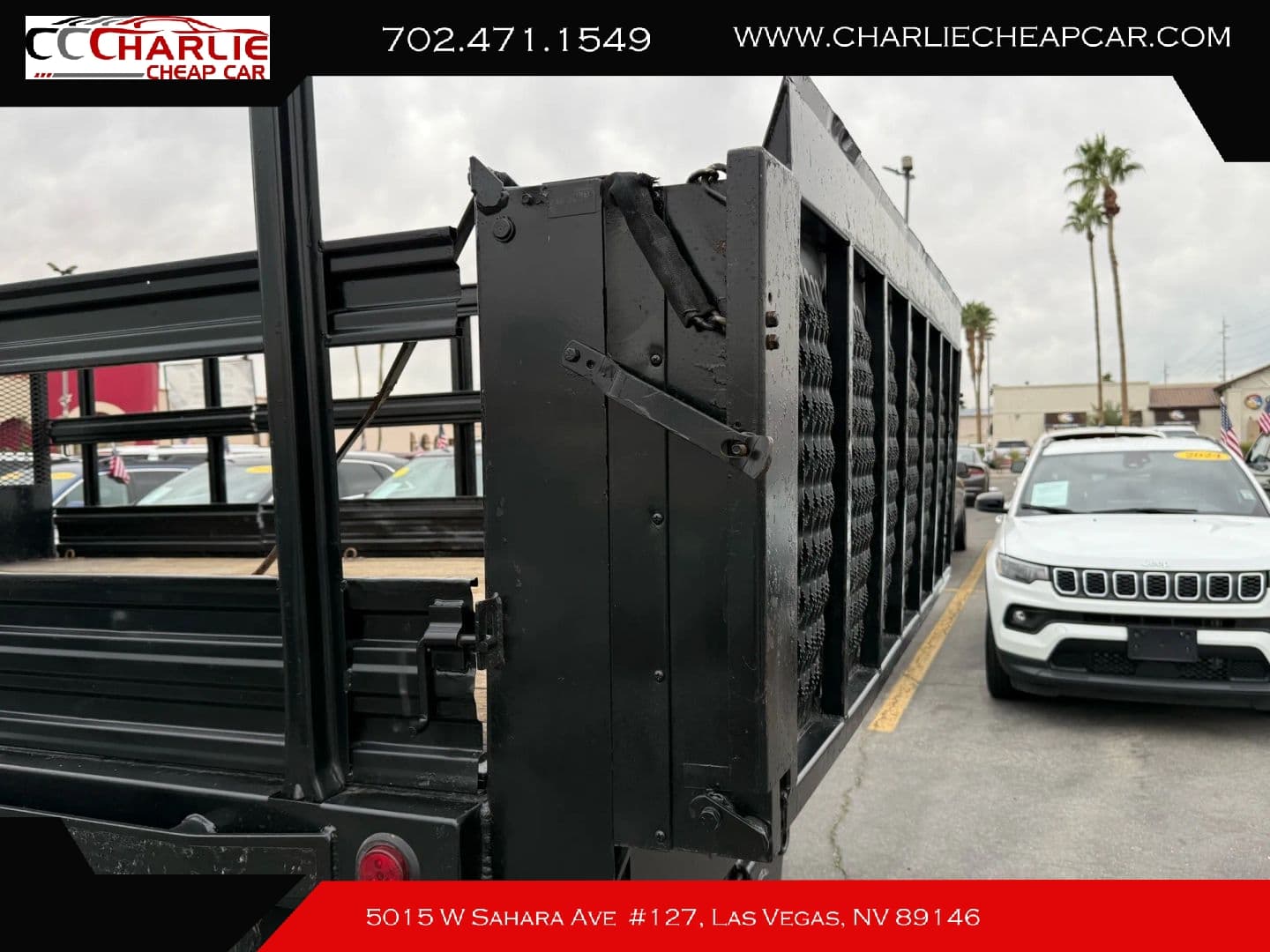 2015 Ford F550 Super Duty Regular Cab & Chassis — photo 21