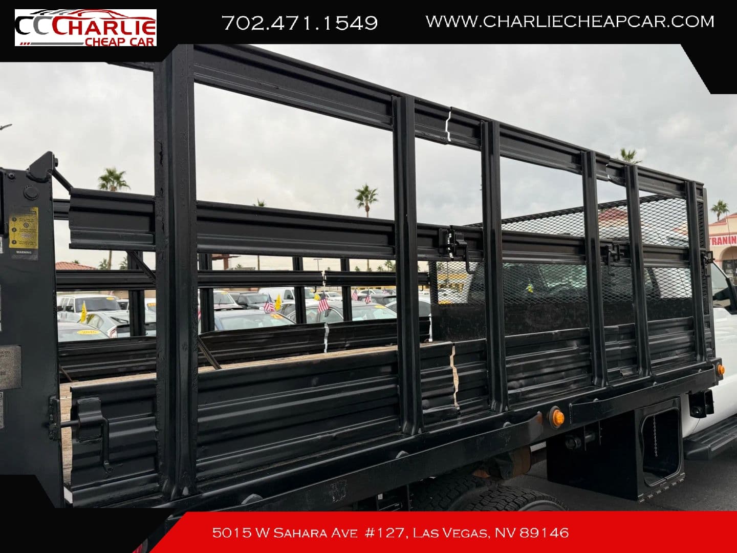 2015 Ford F550 Super Duty Regular Cab & Chassis — photo 17