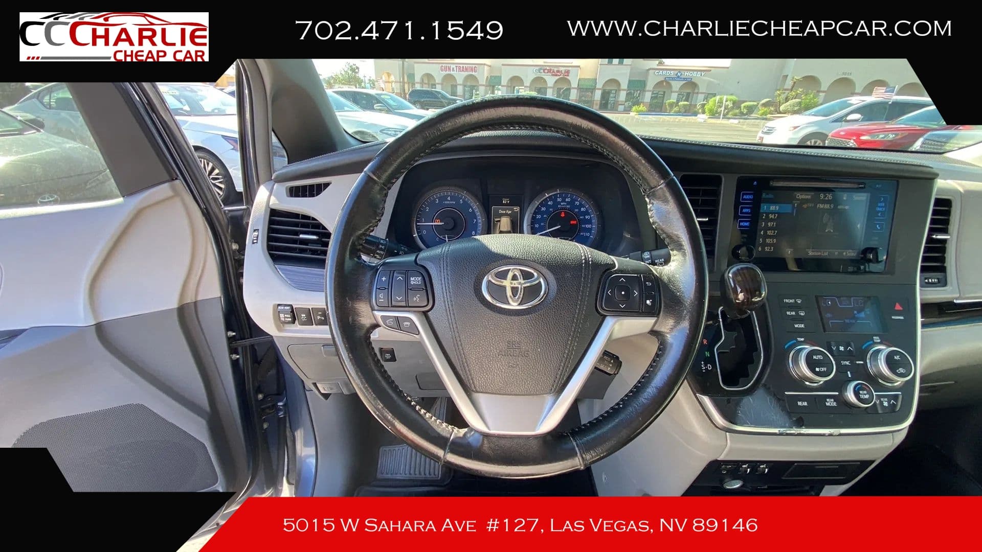 2015 Toyota Sienna — photo 13
